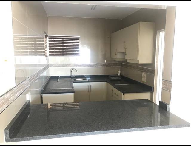 1 BEDROOM APARTMENT FOR SALE IN ESPLANADE